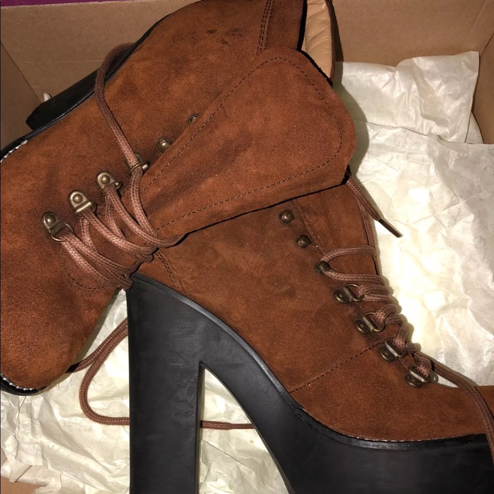 Polo heels